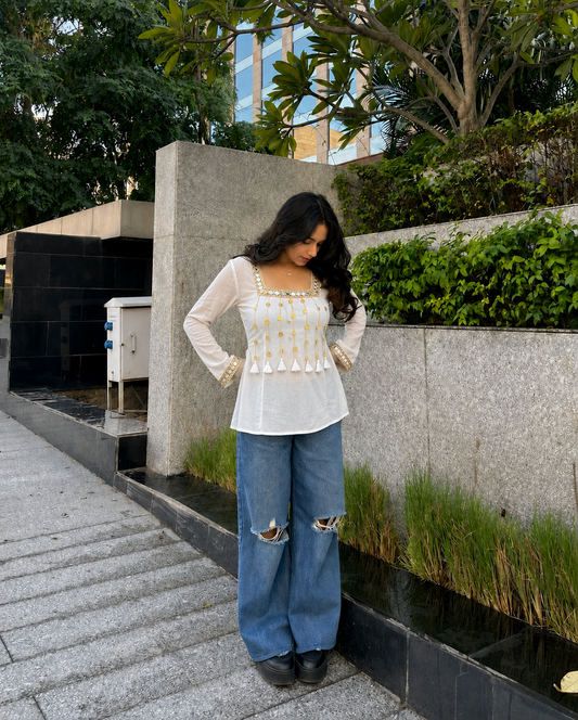 Safed Sitara Kurti