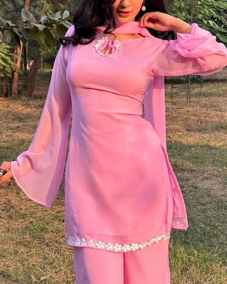 Gulabi Nazakat